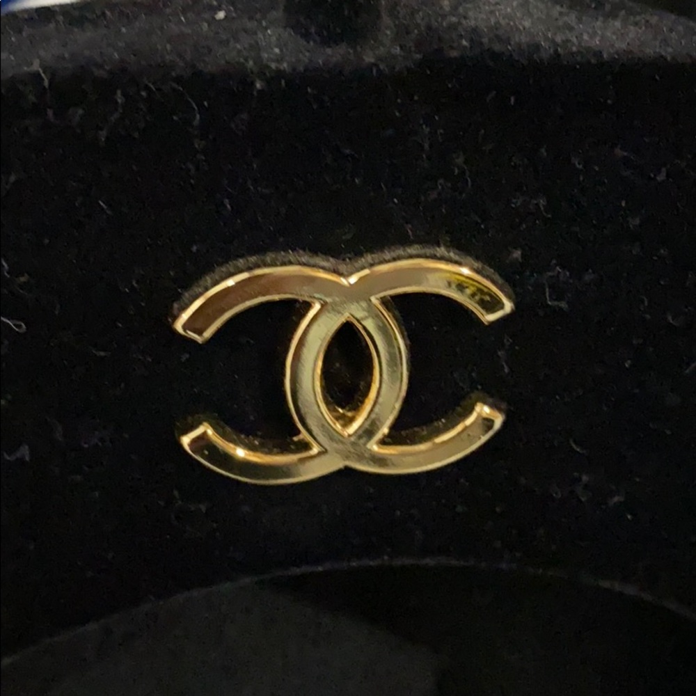 Chanel - jacket - Picture 12 of 13